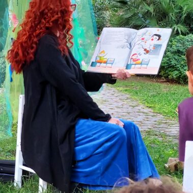 Θεατρική παρουσίαση του βιβλίου "Μια κόκκινη μύτη, ένα βιολί και ένα όνειρο" στην εκδήλωση για τον γραμματισμό του Διαβάζοντας Μεγαλώνω