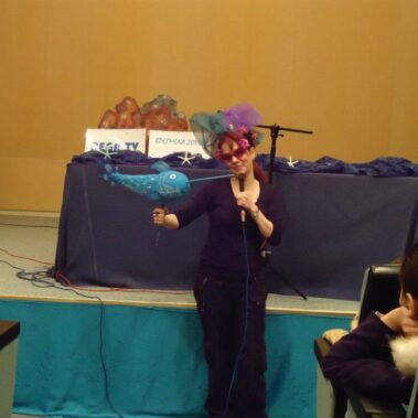 Κουκλοθεατρική παρουσίαση του βιβλίου "Ο Ρομπέν των Θαλασσών και οι Νταήδες του Βυθού" στο 1ο Δημοτικό Σχολείο Τρίπολης