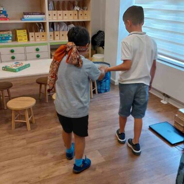 Η συγγραφέας συναντά τους μαθητές του Νηπιαγωγείου Pendula στη Βουδαπέστη, με αφορμή το βιβλίο της “Φένια, η αγαπημένη των ήχων”