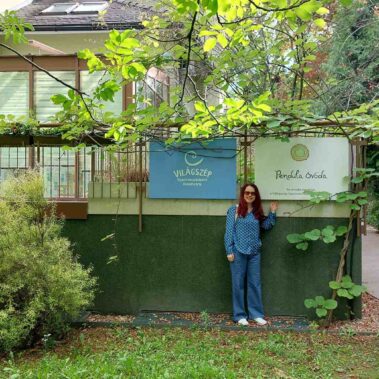 Η συγγραφέας συναντά τους μαθητές του Νηπιαγωγείου Pendula στη Βουδαπέστη, με αφορμή το βιβλίο της “Φένια, η αγαπημένη των ήχων”