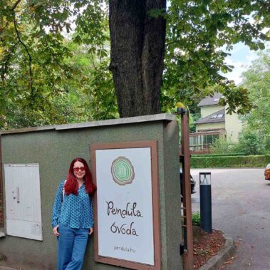 Η συγγραφέας συναντά τους μαθητές του Νηπιαγωγείου Pendula στη Βουδαπέστη, με αφορμή το βιβλίο της “Φένια, η αγαπημένη των ήχων”