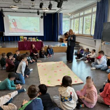 “Άκουσέ με, κοίτα” στα Τμήματα Ελληνικής Γλώσσας Bungertwies και Apfelbaum της Ζυρίχης