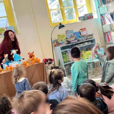 Τα δίγλωσσα βιβλία “Το Κουτί της Βοήθειας” & “Δεν είναι αστείο, Σκοτ!” στο βιβλιοπωλείο Koukoubook